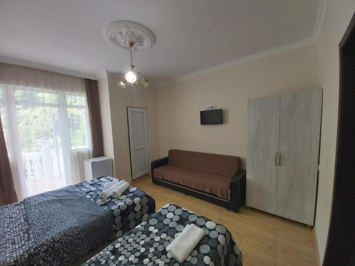 Hotel Zura Palace Kvariati Esterno foto