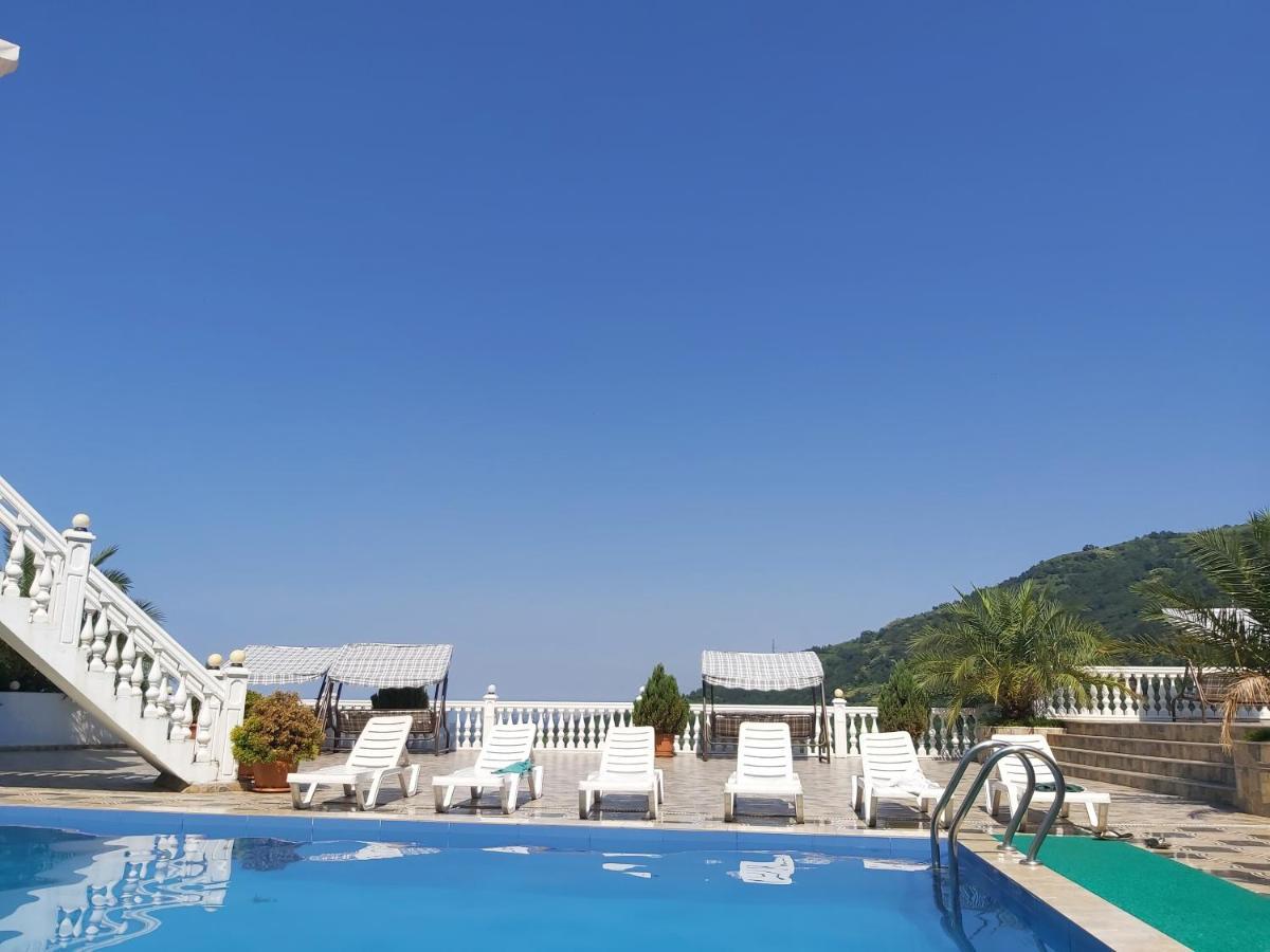 Hotel Zura Palace Kvariati Esterno foto