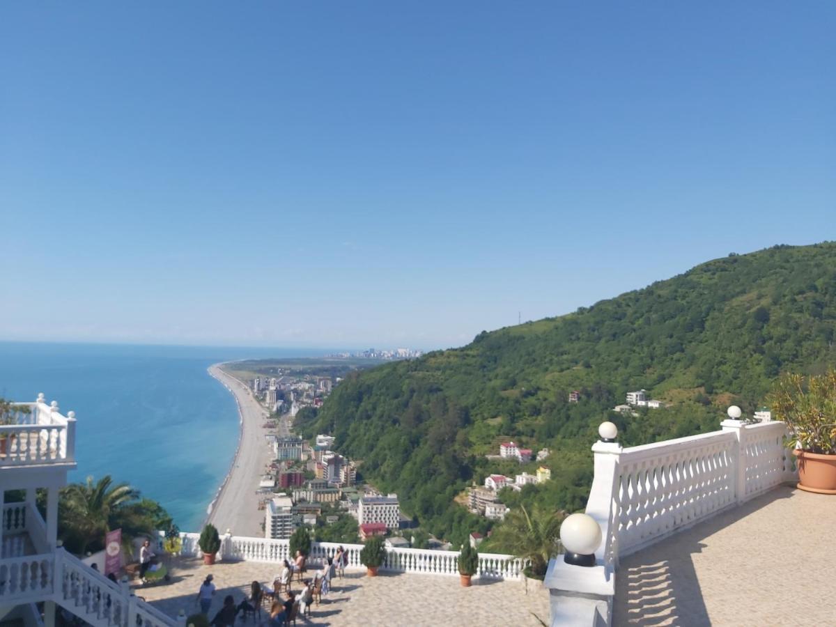 Hotel Zura Palace Kvariati Esterno foto