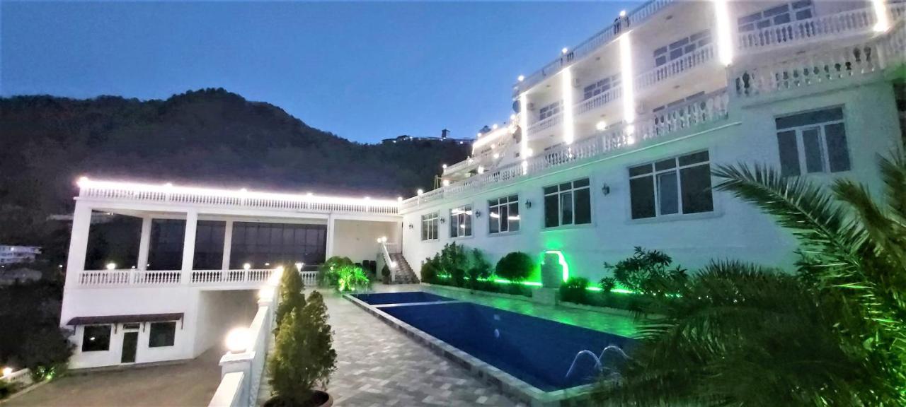 Hotel Zura Palace Kvariati Esterno foto
