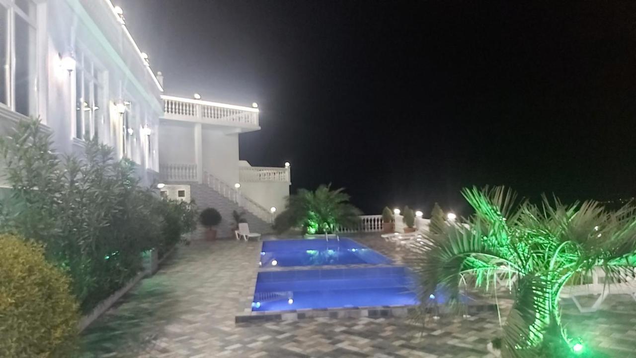 Hotel Zura Palace Kvariati Esterno foto