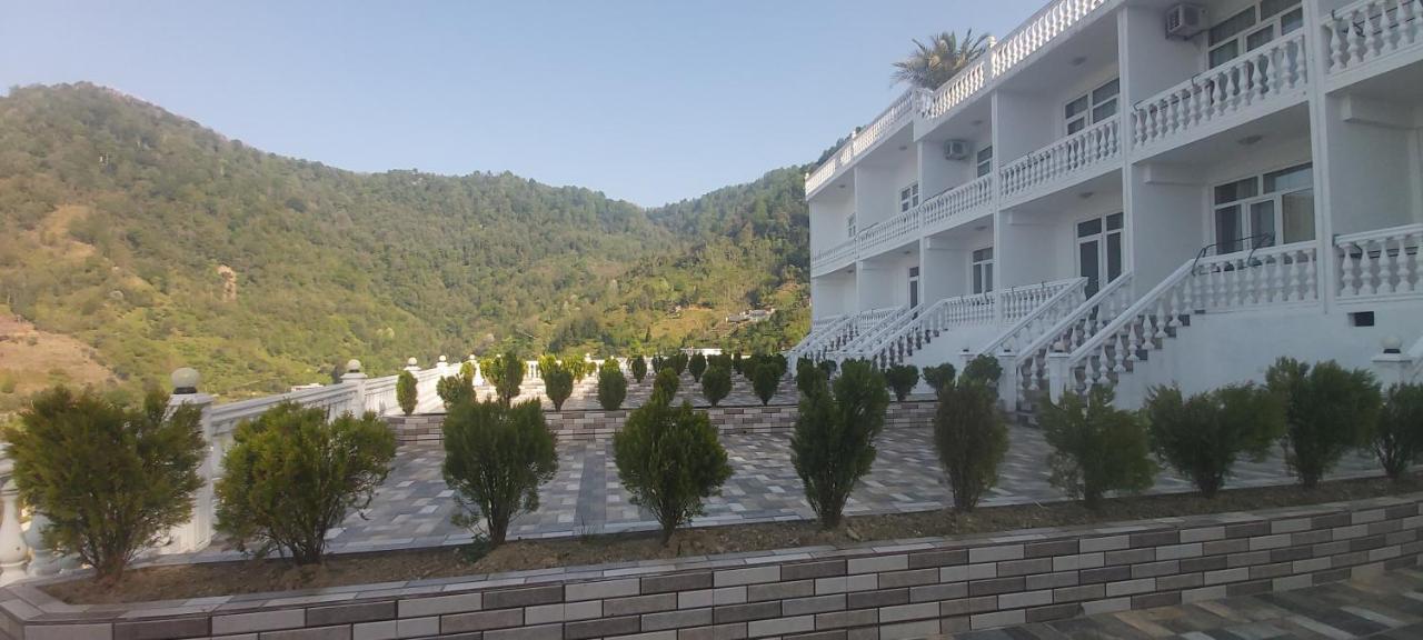 Hotel Zura Palace Kvariati Esterno foto