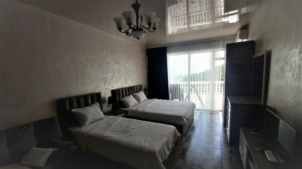 Hotel Zura Palace Kvariati Esterno foto
