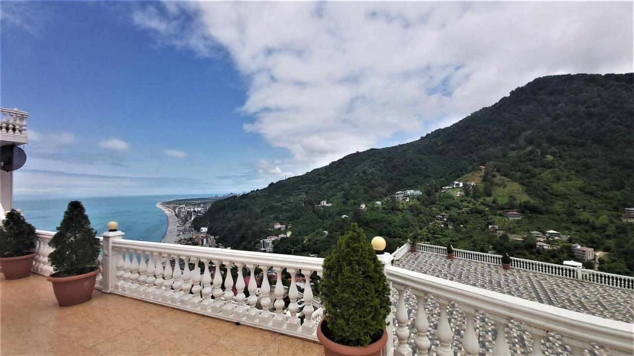 Hotel Zura Palace Kvariati Esterno foto