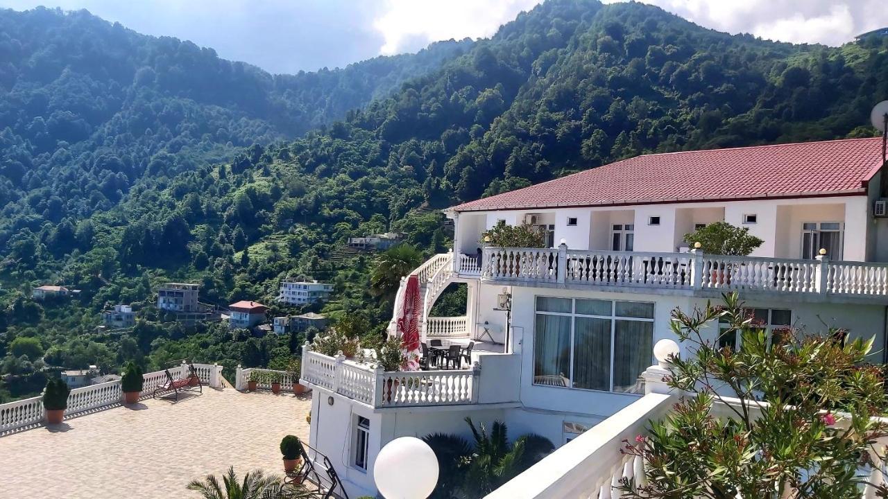 Hotel Zura Palace Kvariati Esterno foto