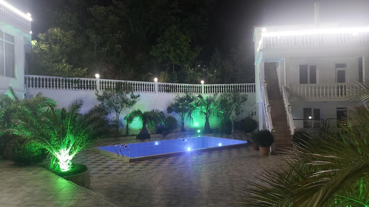 Hotel Zura Palace Kvariati Esterno foto