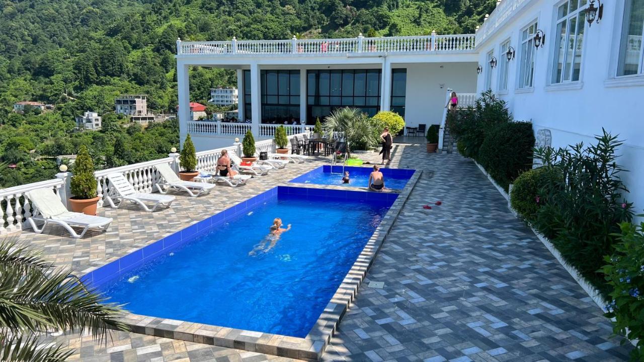 Hotel Zura Palace Kvariati Esterno foto